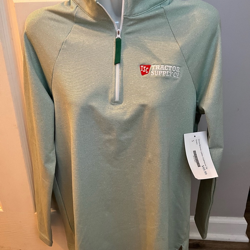 Tractor Supply Co. Women's Green Pullover Top